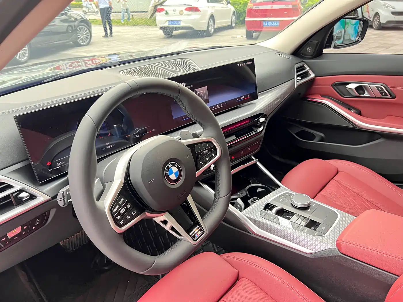 BMW 3 Series 2025 330Li M Sport Night Edition фото 13