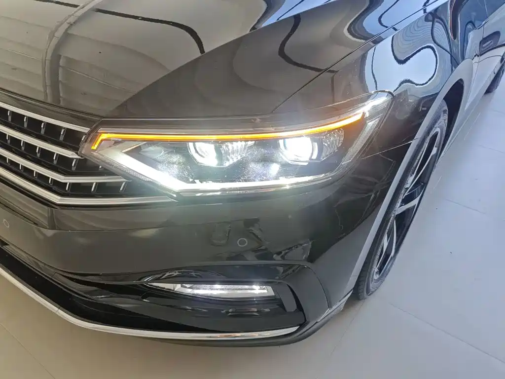Volkswagen Magotan 2025 2025 Popular Edition 330TSI DSG Luxury