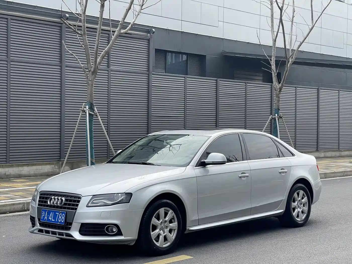 Audi A4L 2010 2.0 TFSI Technology