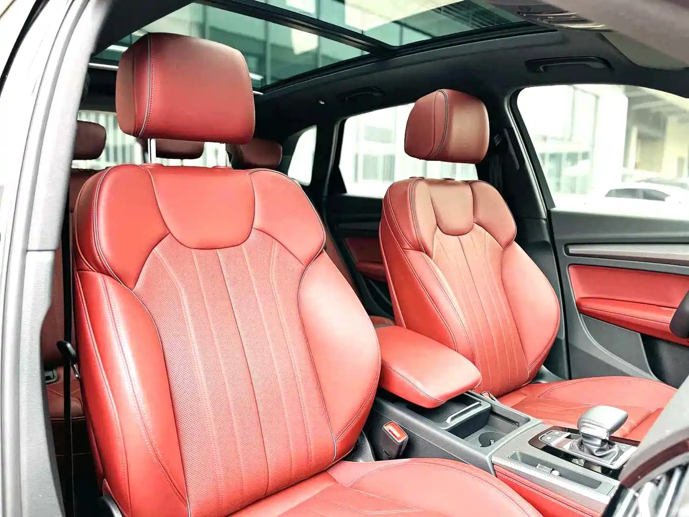 Audi Q5L 2024 Model 40 TFSI Luxury Dynamic фото 6