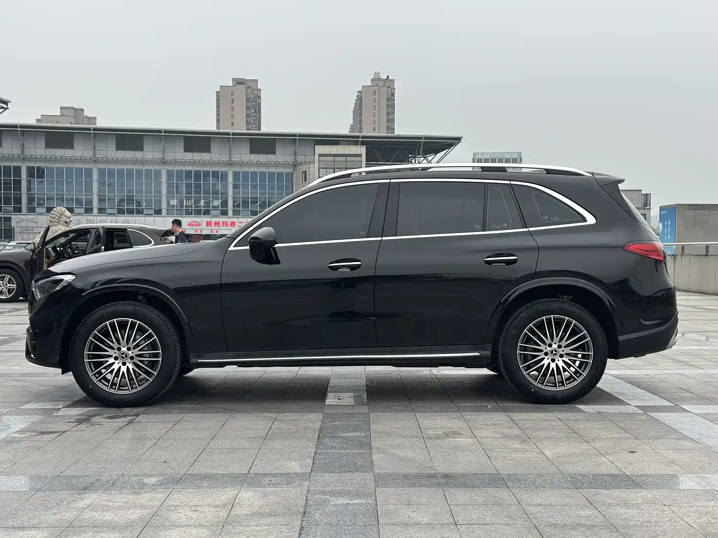 Mercedes-Benz GLC 2025 GLC 300 L 4MATIC Dynamic 5-seater фото 7