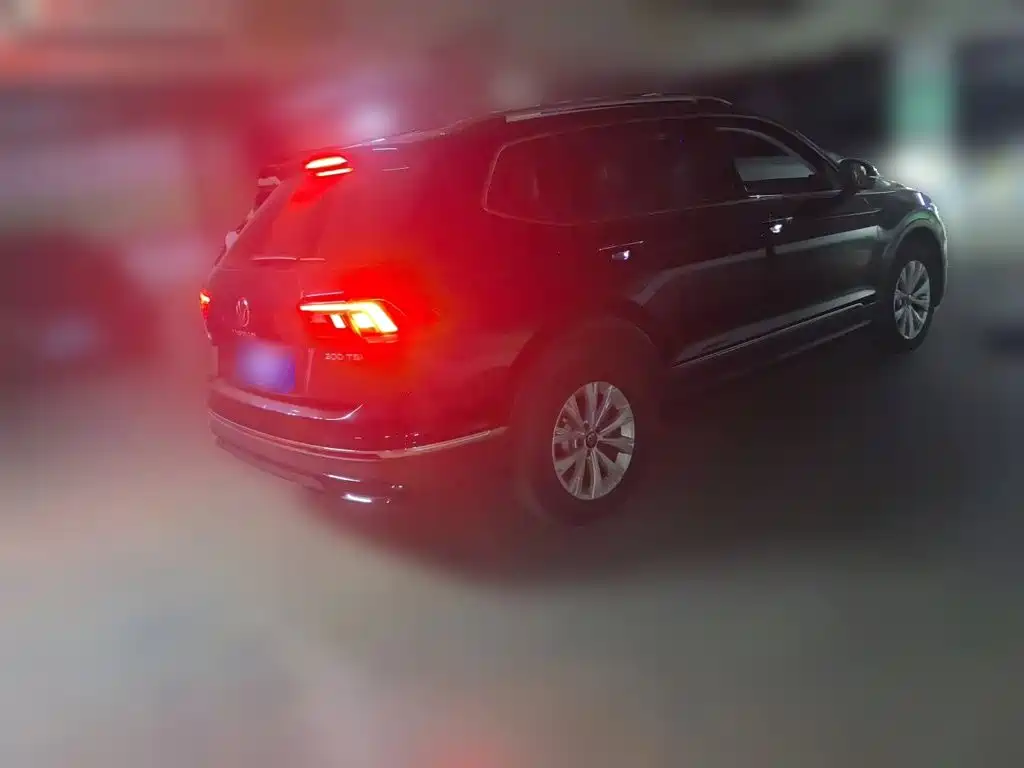 Фото 4 - Volkswagen Tiguan L