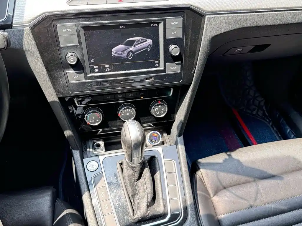 Volkswagen Magotan 2018 330TSI DSG Leading фото 9