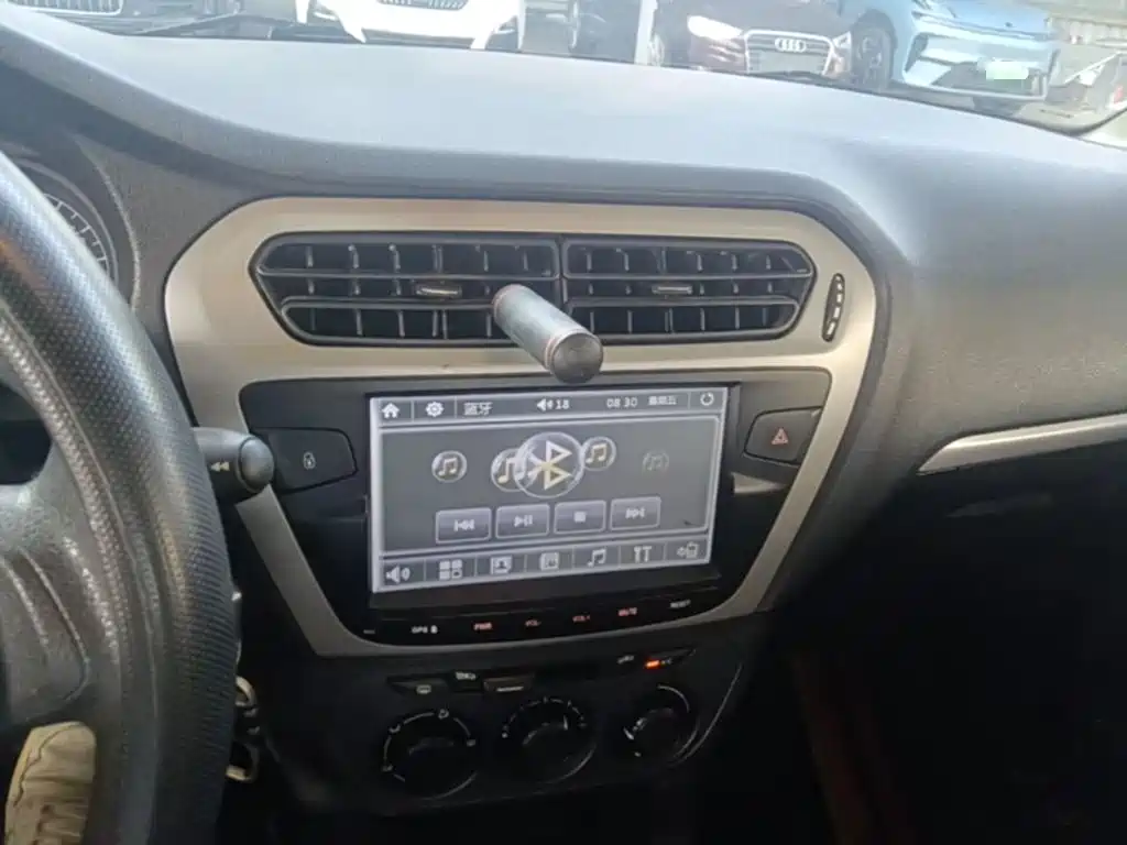 Peugeot 301 2015 2014 1.6L Manual Comfort Edition