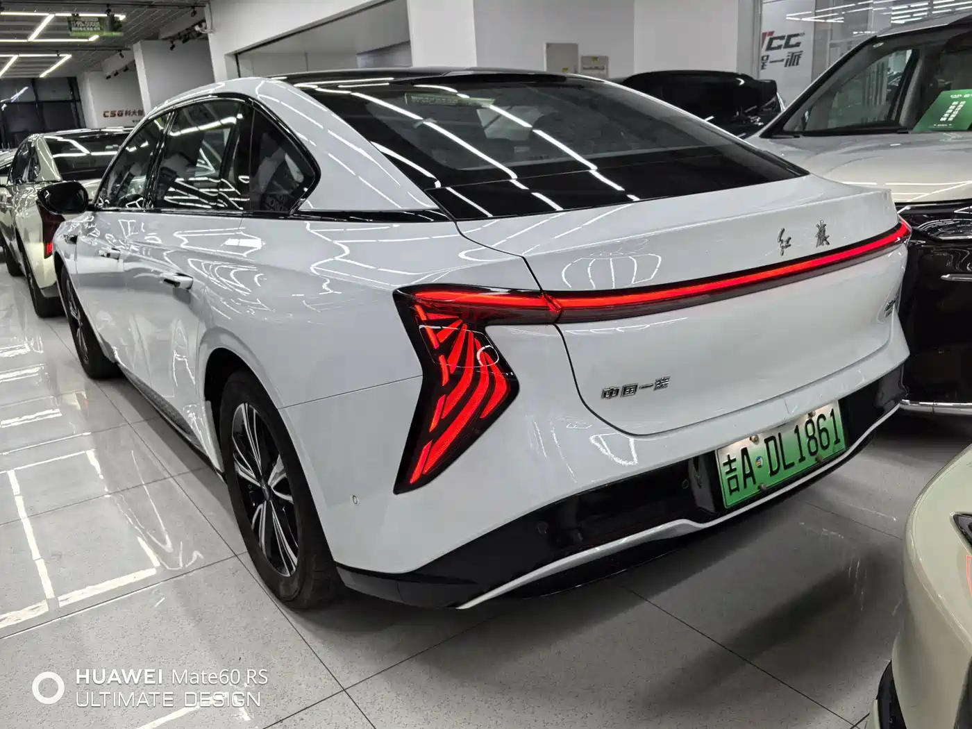 Hongqi EH7 2024 690 Pro фото 12