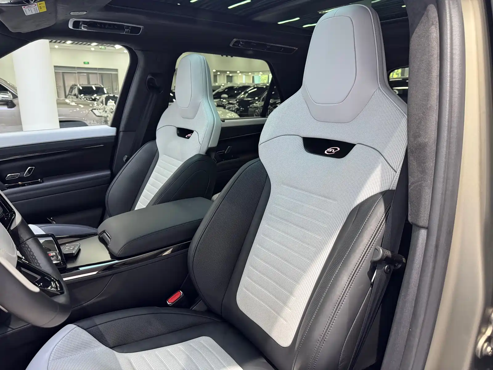 Photo 12 - Land Rover Range Rover Sport
