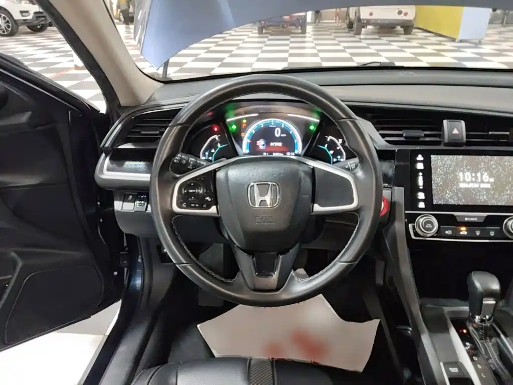 Фото 11 - Honda Civic