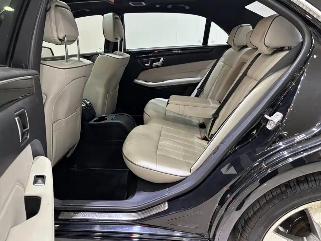 Mercedes-Benz E-Class 2015 E 200 L Sport фото 8