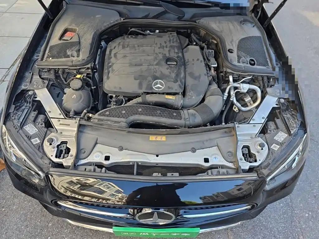 Фото 16 - Mercedes-Benz E-Class