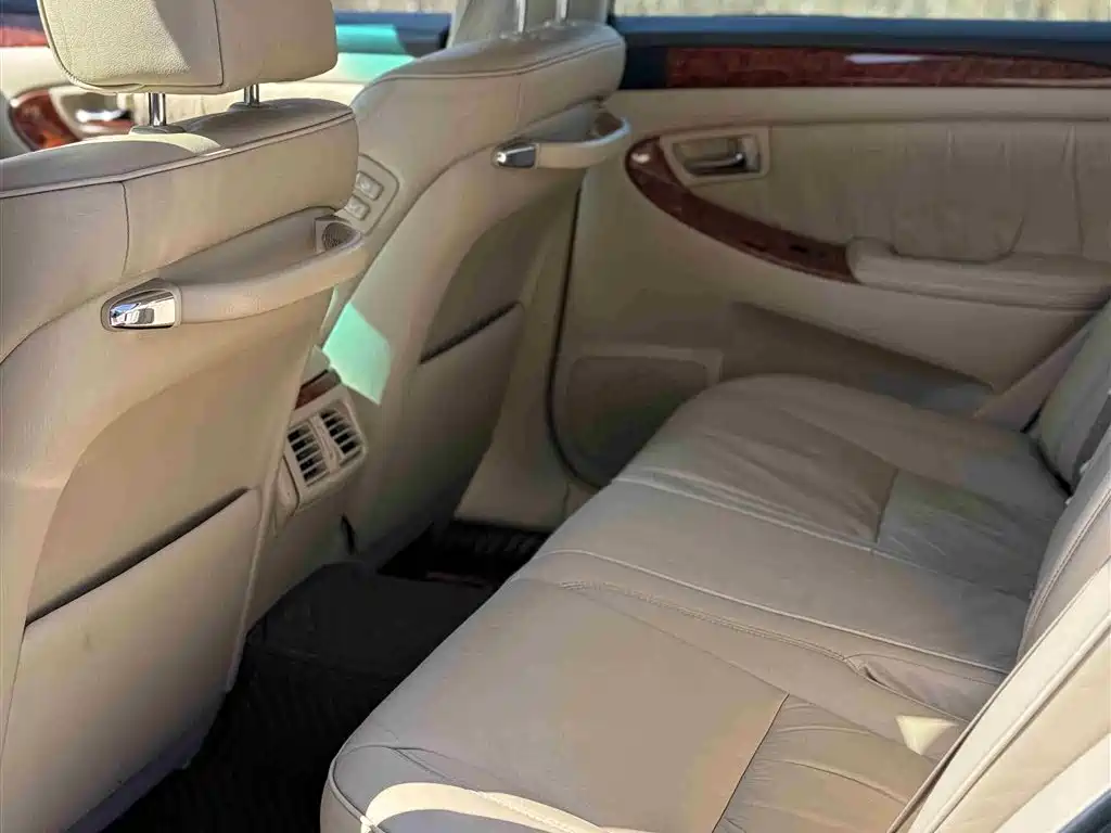 Toyota Crown 2006 2.5L Royal Leather Edition фото 5