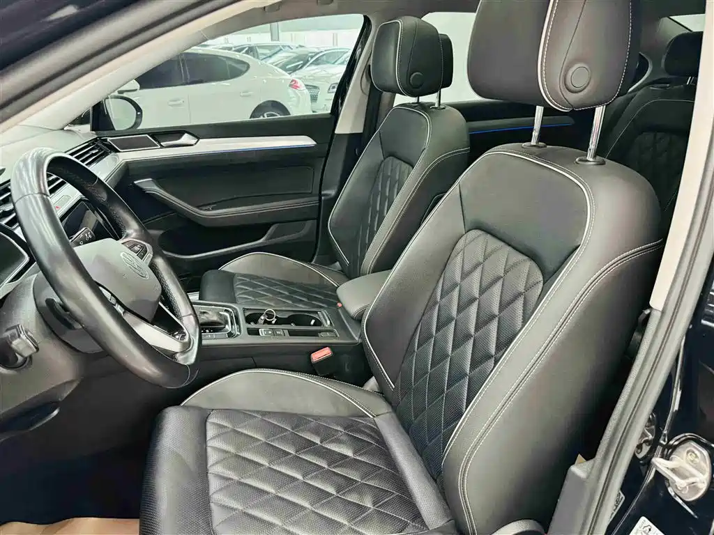 Volkswagen Magotan GTE Plug-in Hybrid 2022 GTE Luxury фото 12