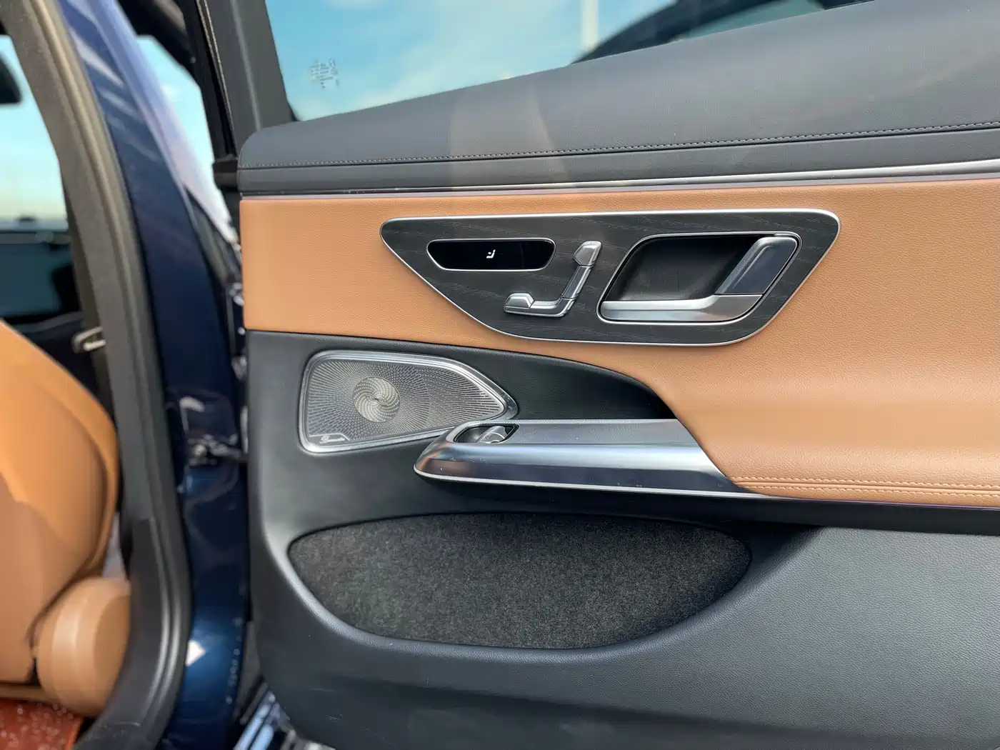 Mercedes-Benz E-Class 2024 Model E 300 L Luxury фото 10