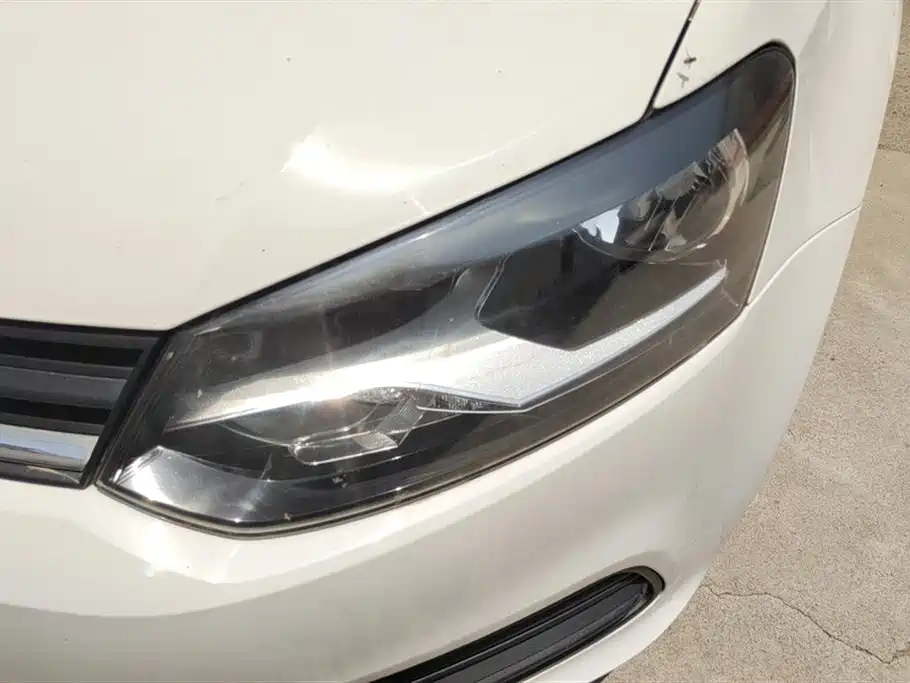 Volkswagen Polo 2016 1.4L Automatic Trend фото 5