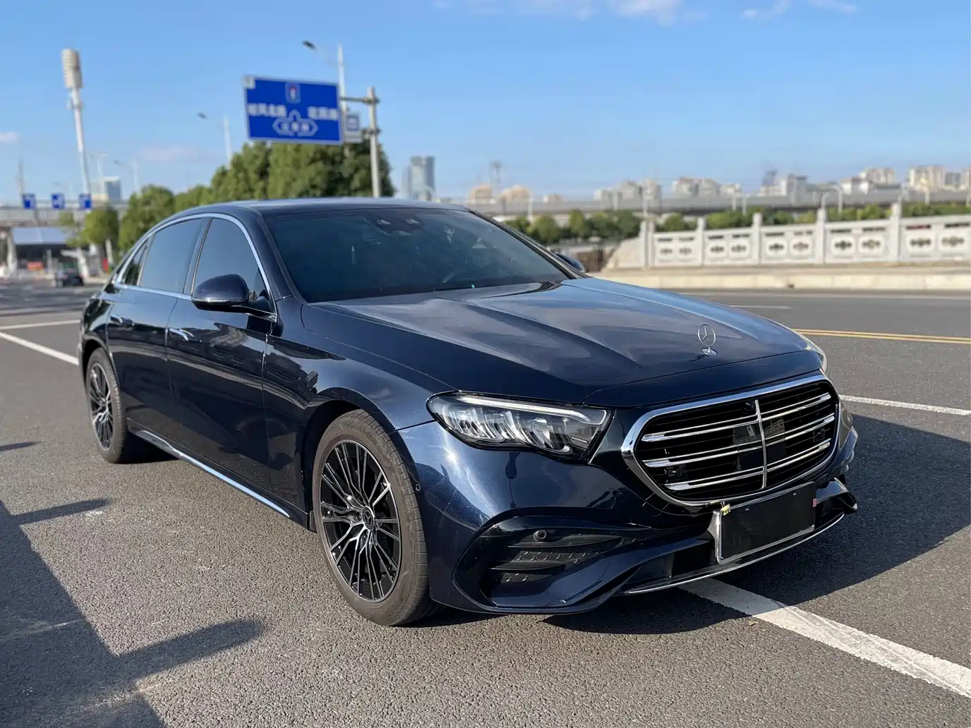 Mercedes-Benz E-Class 2024 Model E 300 L Luxury фото 3