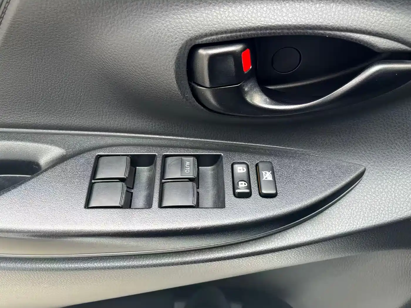 Toyota YARiS L Zhi Xiang 2019 1.5E CVT Charming China VI фото 18