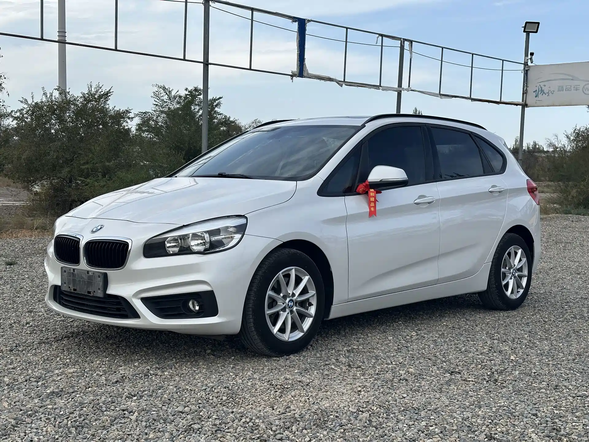 Фото 1 - BMW 2 Series Touring