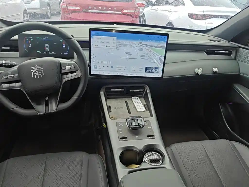 BYD Qin PLUS 2025 DM-i Smart Drive 55KM Leader фото 13