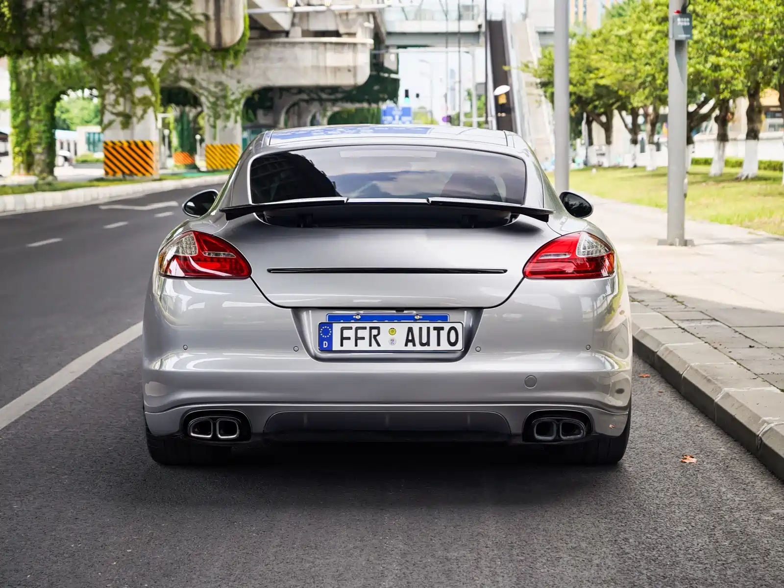 Фото 18 - Porsche Panamera