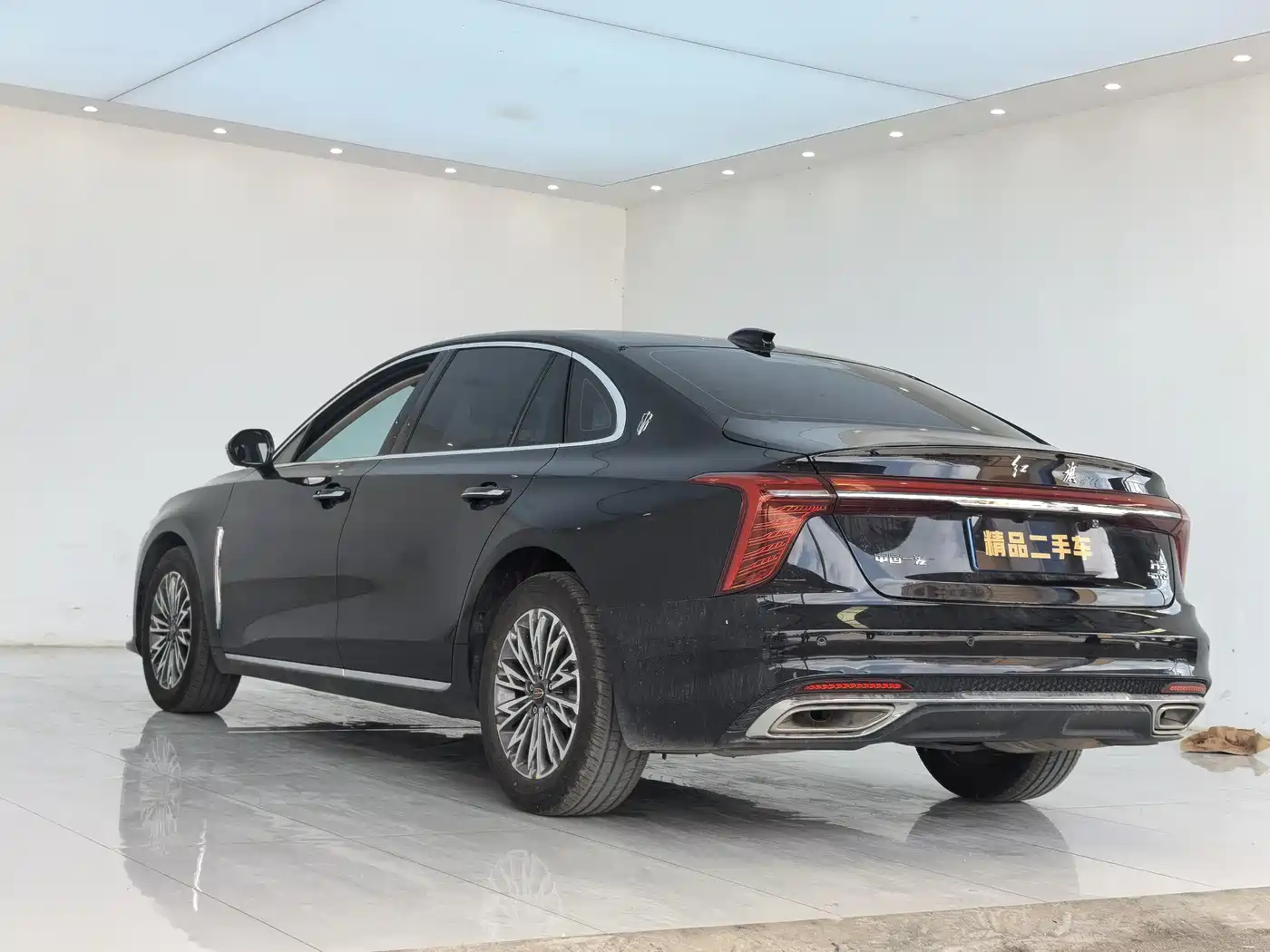 Hongqi H5 2024 1.5T DCT Smart Connect Flag Rhythm Edition фото 12