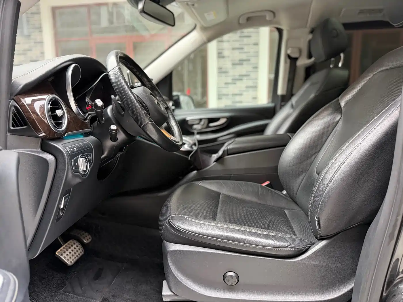 Mercedes-Benz V-Class 2017 Model V 260 Premium Edition фото 7