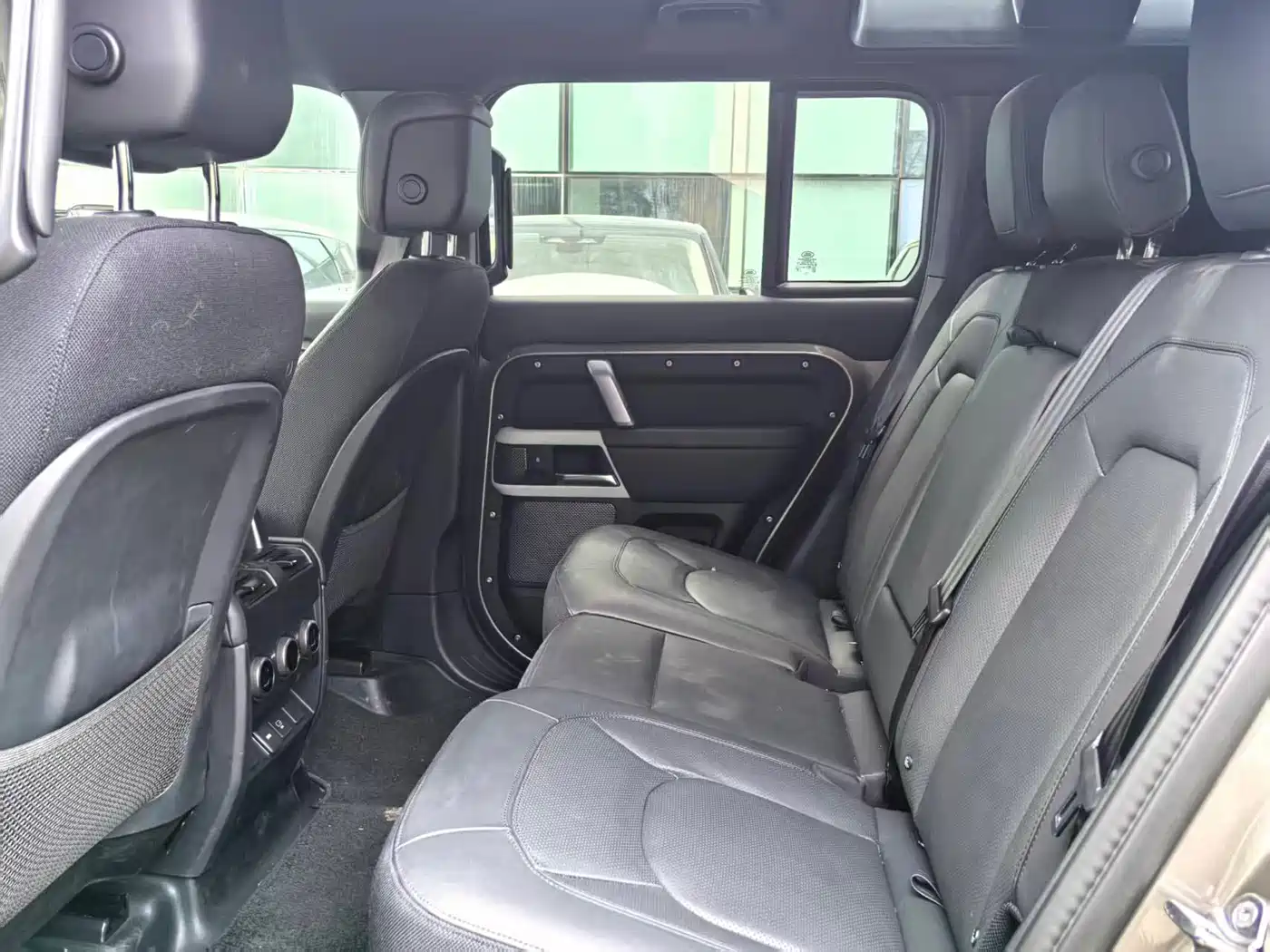 Land Rover Defender 2025 110 3.0T P400 X фото 9