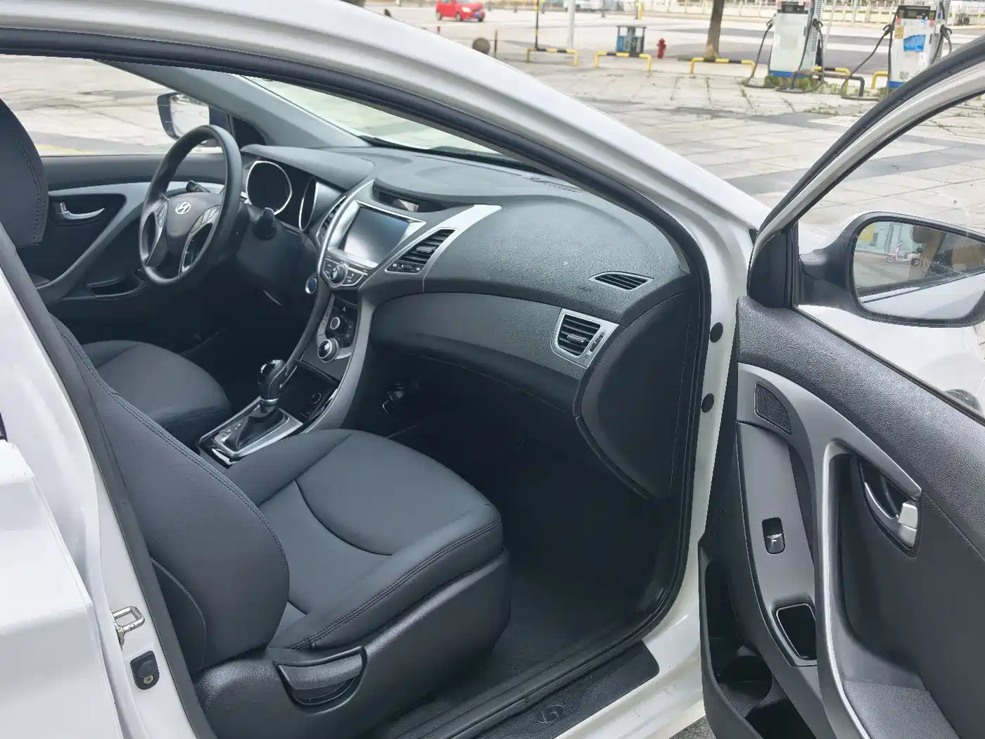 Hyundai Langdong 2016 1.6L Automatic Smart Edition фото 10