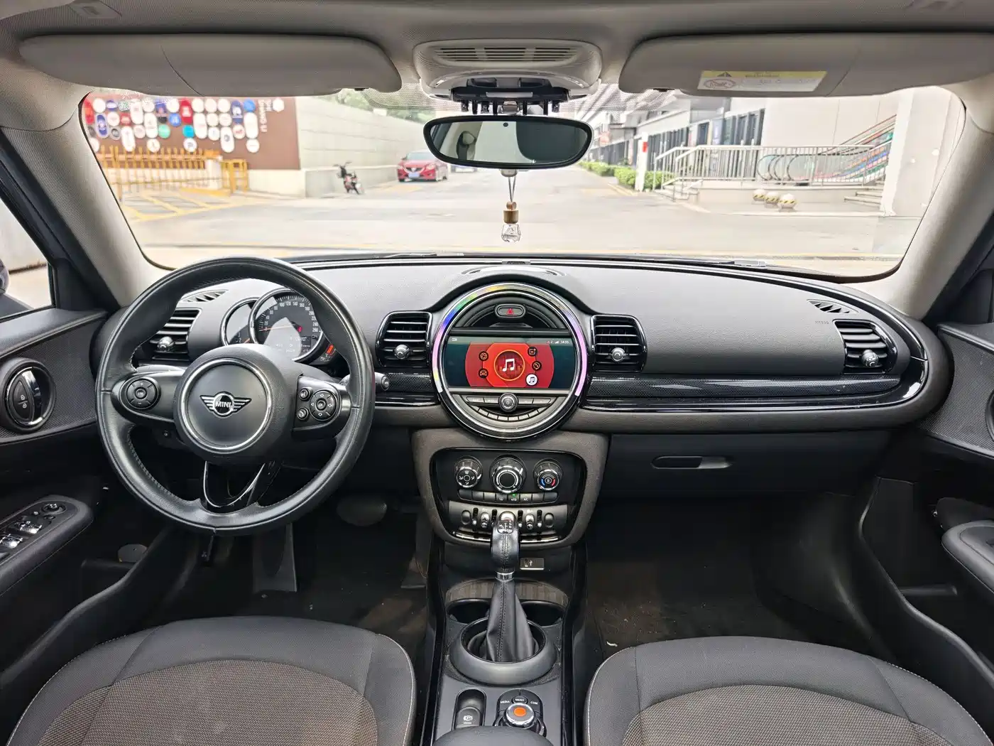 MINI CLUBMAN 2019 1.5T ONE Aesthetics Edition фото 12