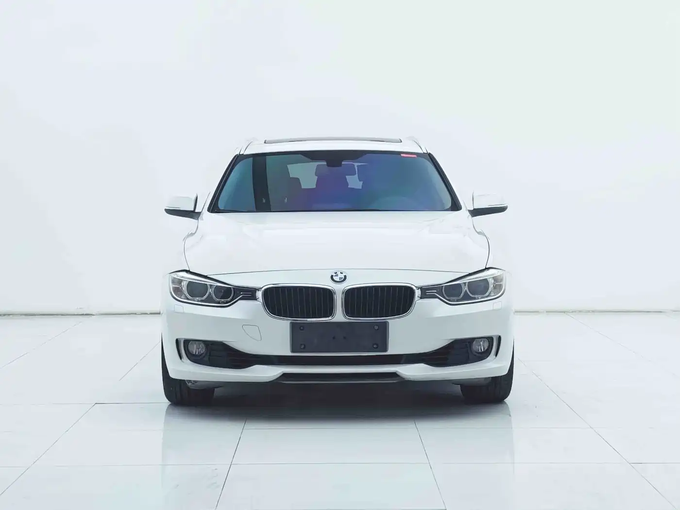 BMW 3 Series (Import) 2013 320i Sport Design Package Touring фото 2