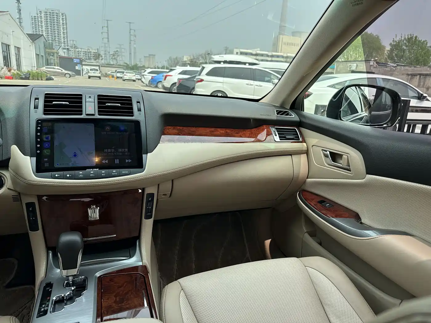 Toyota Crown 2010 2.5L Royal фото 20