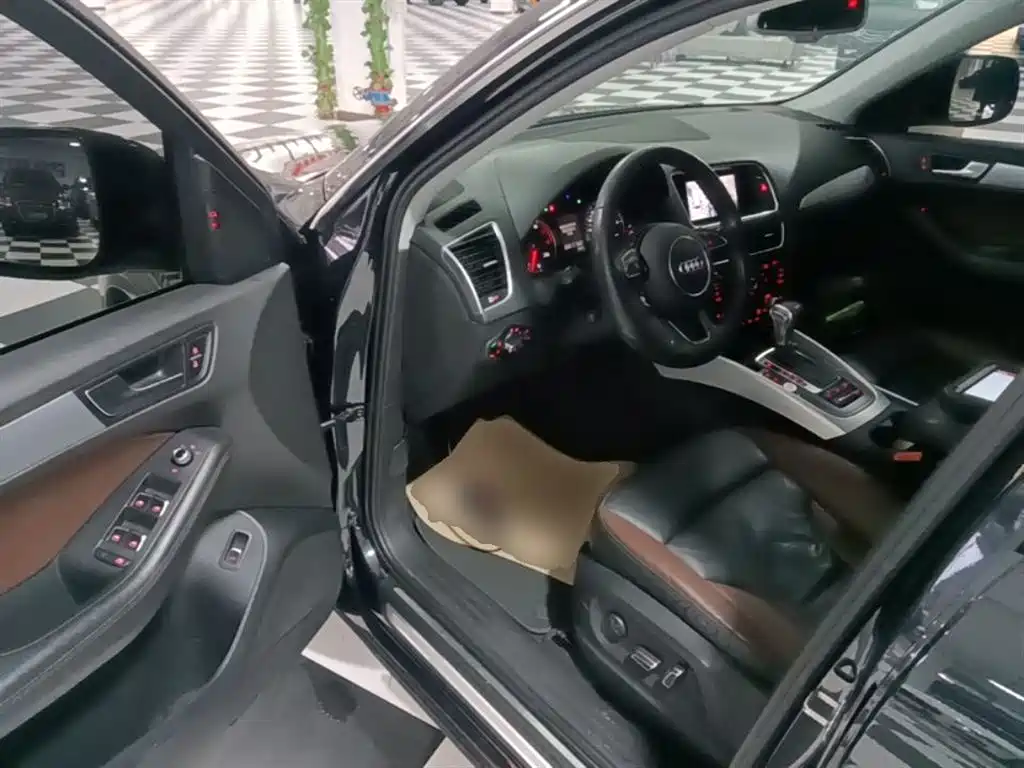 Audi Q5 2017 Plus 40 TFSI Technology фото 16