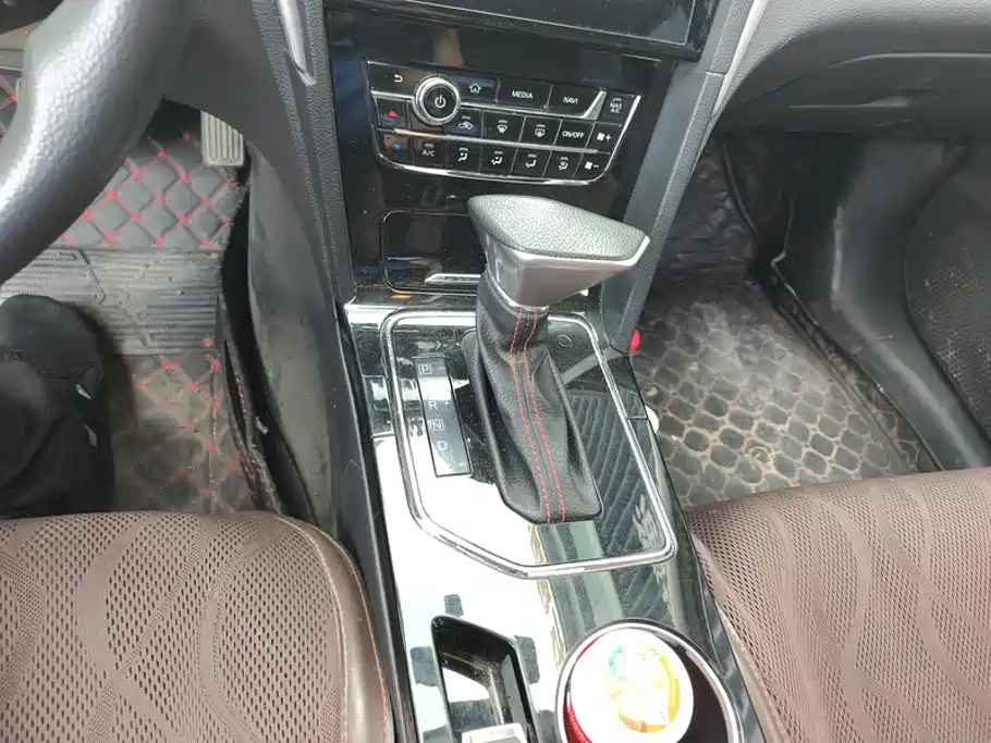 Venucia D60 2020 2019 100K Glory 1.6L XL CVT Chen Ku Edition China VI