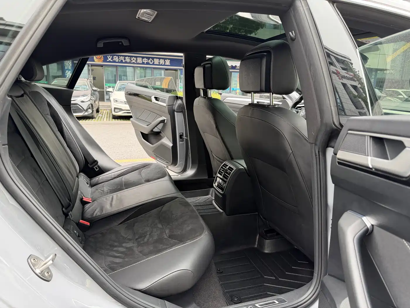Volkswagen FAW-Volkswagen CC 2021 330TSI Dazzle Edition фото 12