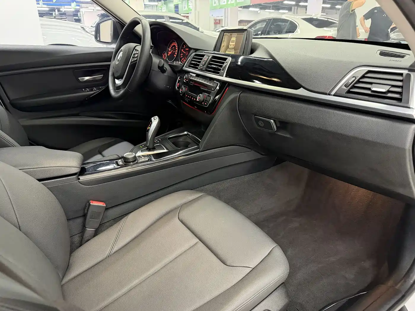 BMW 3 Series 2017 318Li Fashion фото 6