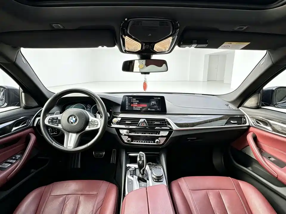 Фото 5 - BMW 5 Series