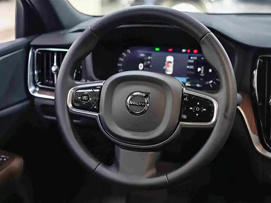 Volvo S60 2025 2025 B4 Smart Elite Luxury Edition