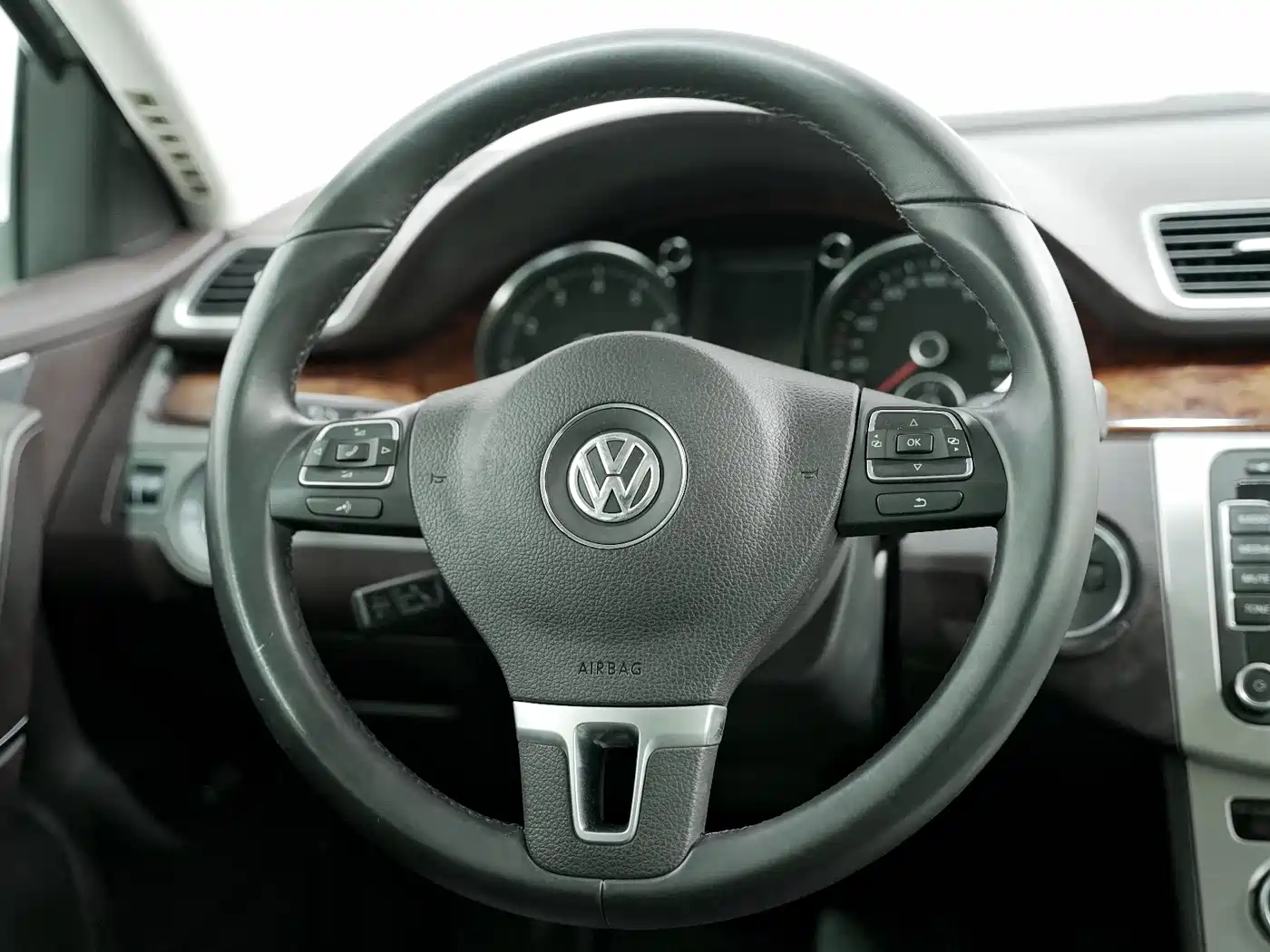 Volkswagen Magotan (Import) 2012 Wagon 2.0TSI Luxury фото 5