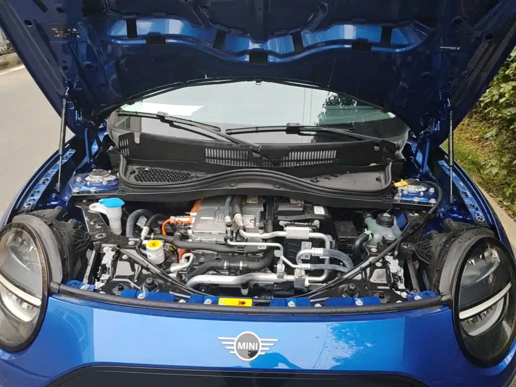 Фото 20 - MINI Electric MINI COOPER