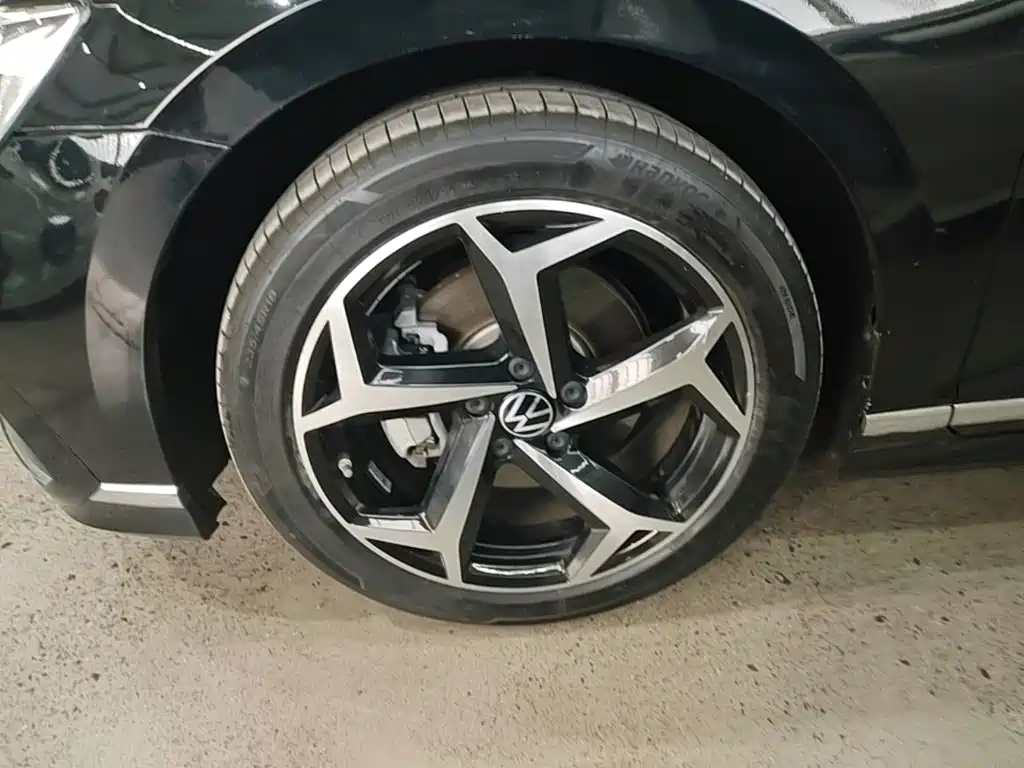 Фото 23 - Volkswagen Magotan