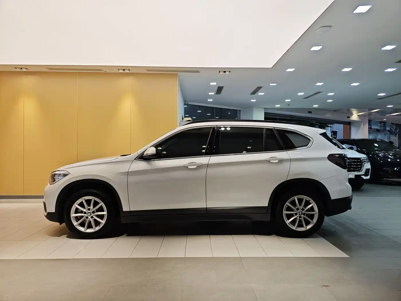 BMW X1 2019 sDrive18Li Fashion Model фото 7