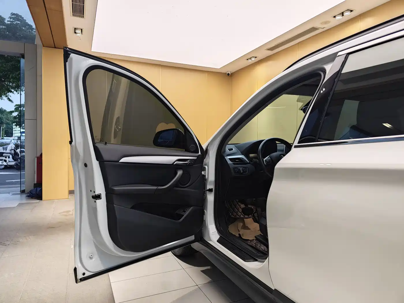 BMW X1 2019 sDrive18Li Fashion Model фото 8