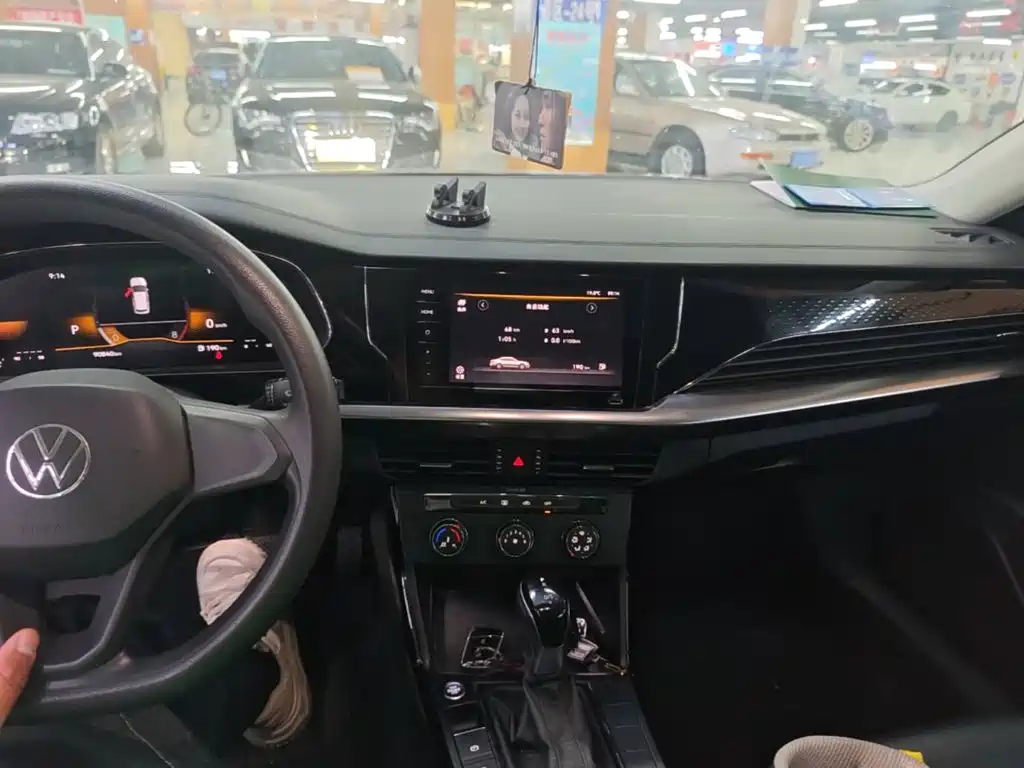 Photo 10 - Volkswagen Passat