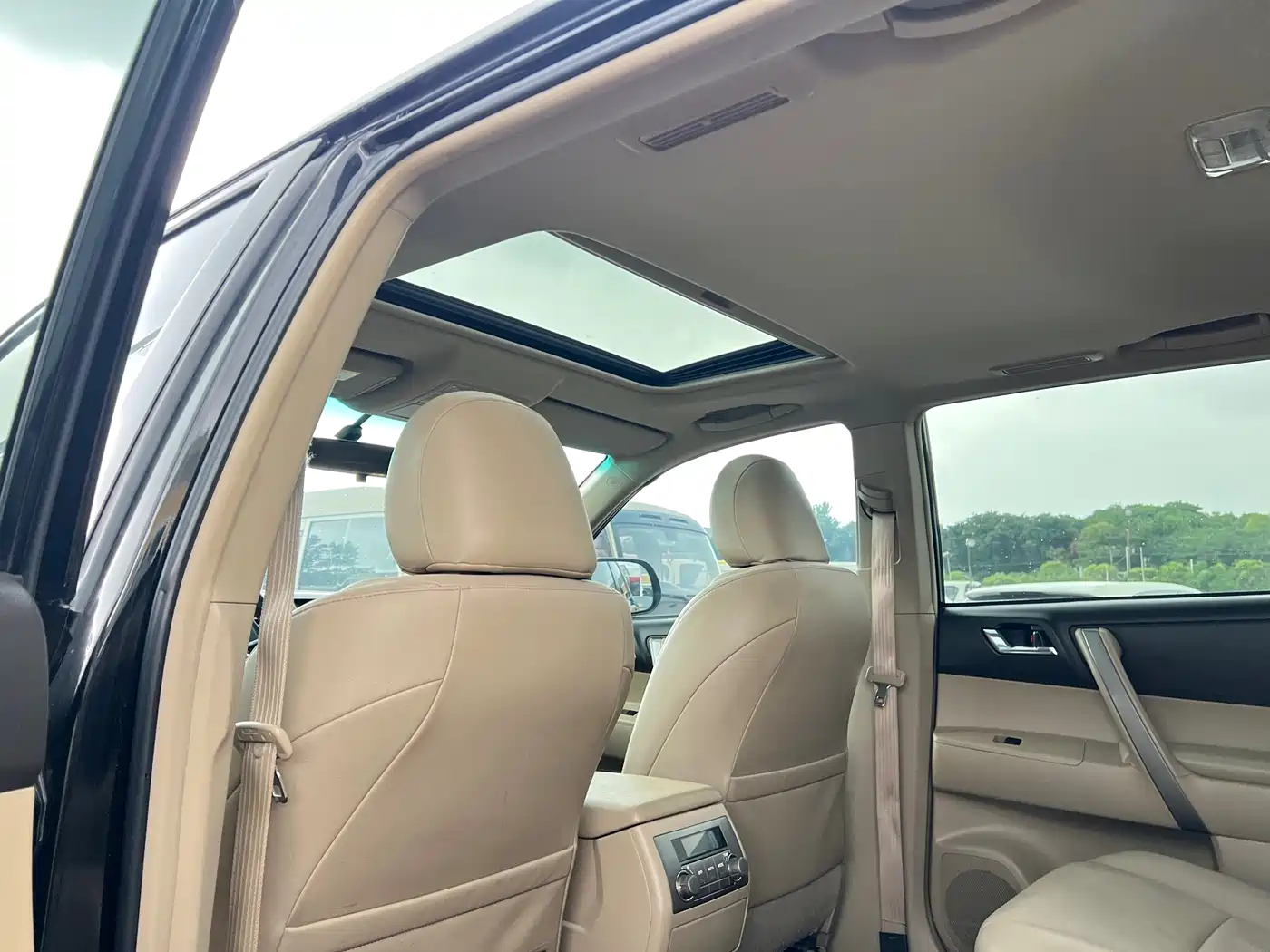 Toyota Highlander 2012 2.7L 2WD 7-Seater Luxury Edition фото 13