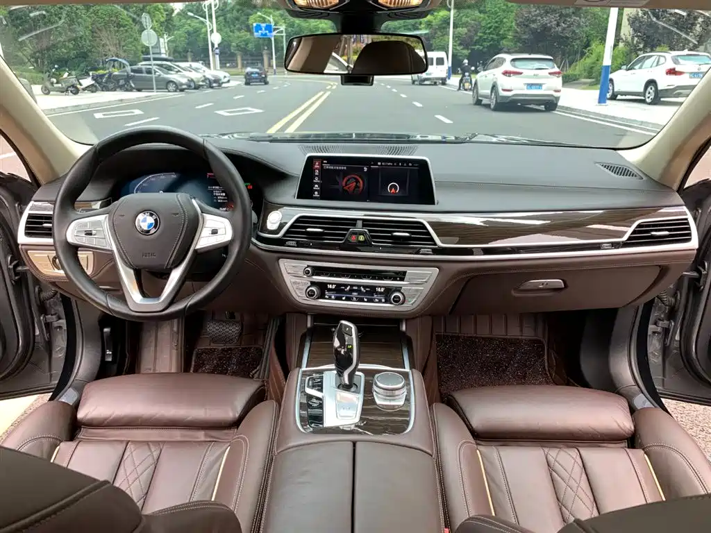 BMW 7 Series 2021 Model 730Li Luxury Package фото 10