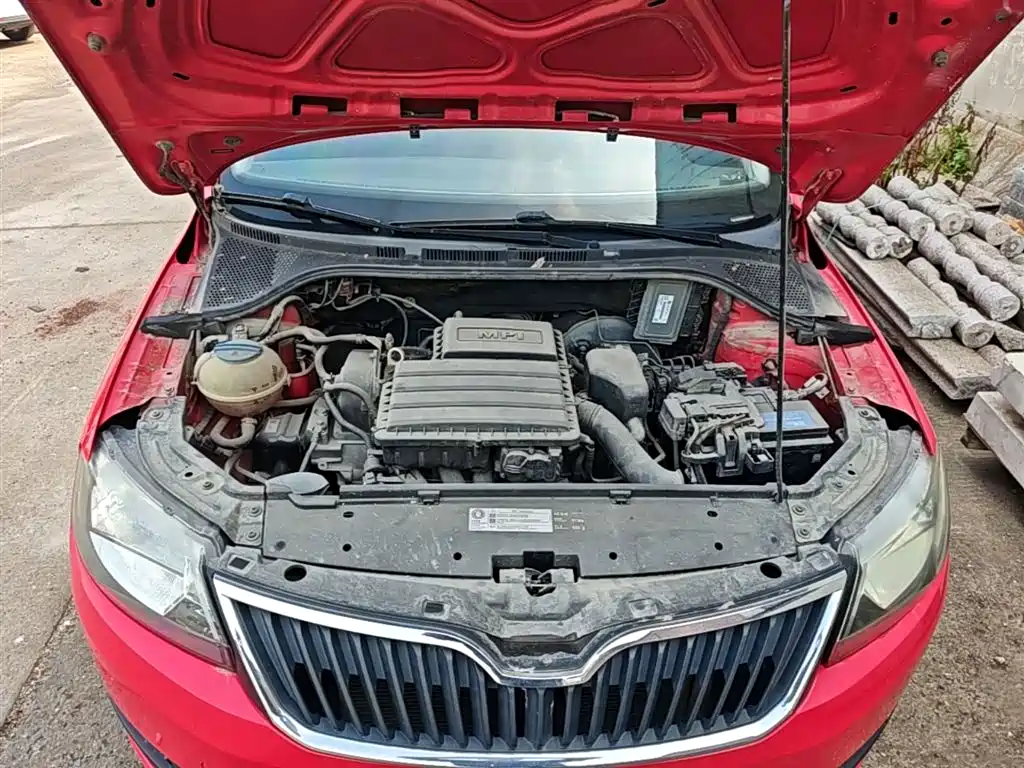 Škoda Skoda Rapid Spaceback 2016 Facelift 1.6L Automatic Forward Edition фото 20