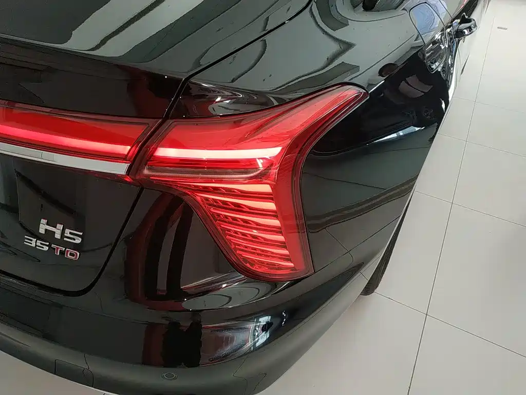 Hongqi H5 2026 2025 1.5T DCT Flag Rhythm 500,000 Units Memorial Edition