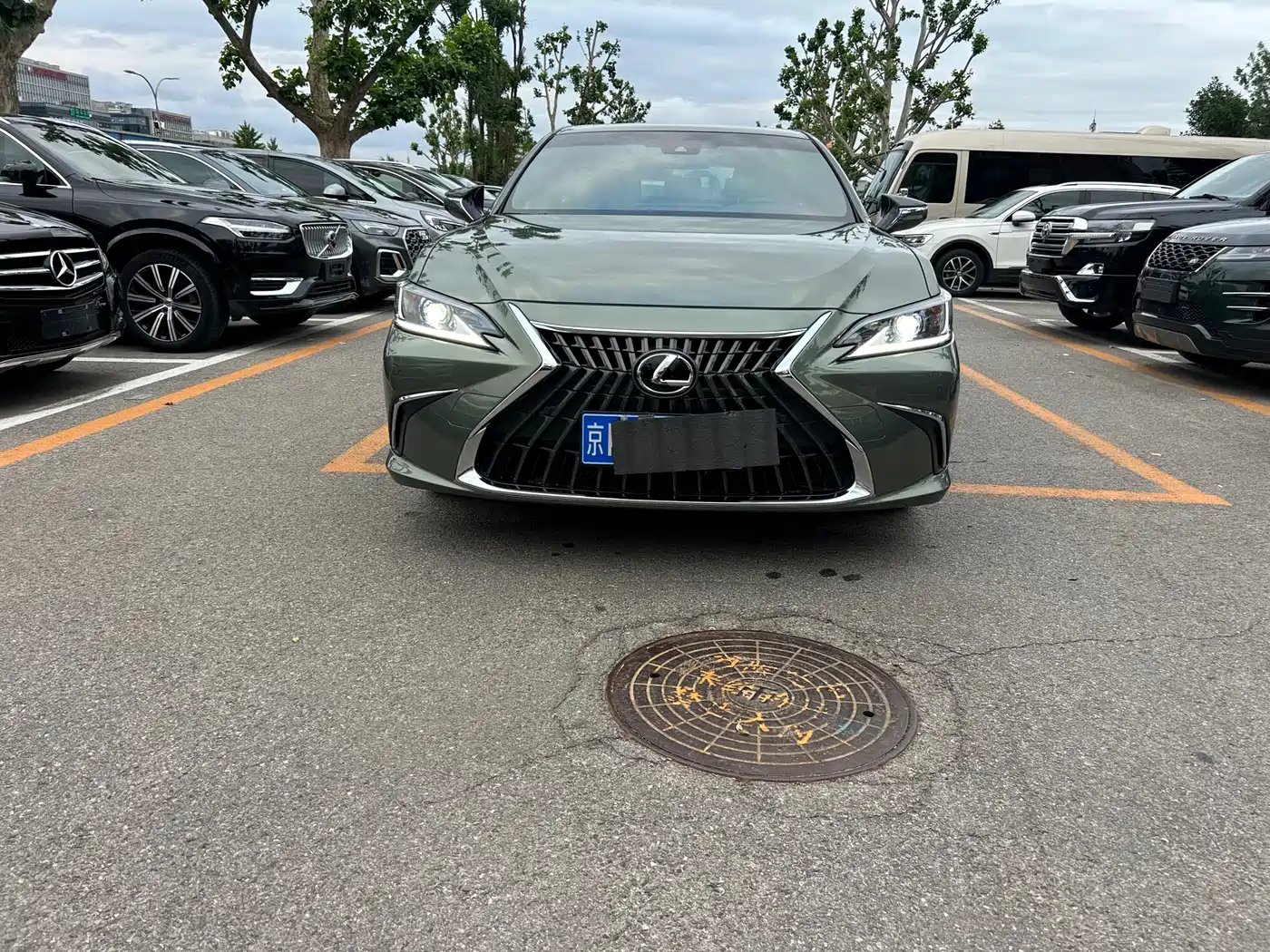 Lexus ES 2023 200 Luxury Edition фото 2