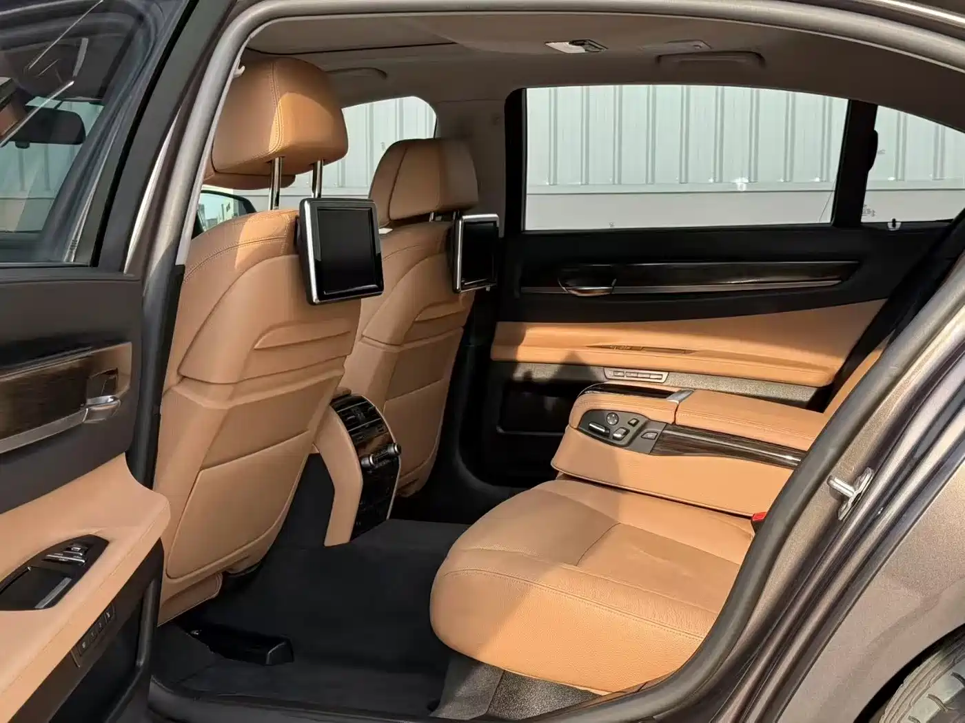 BMW 7 Series 2013 Model 730Li Luxury фото 7