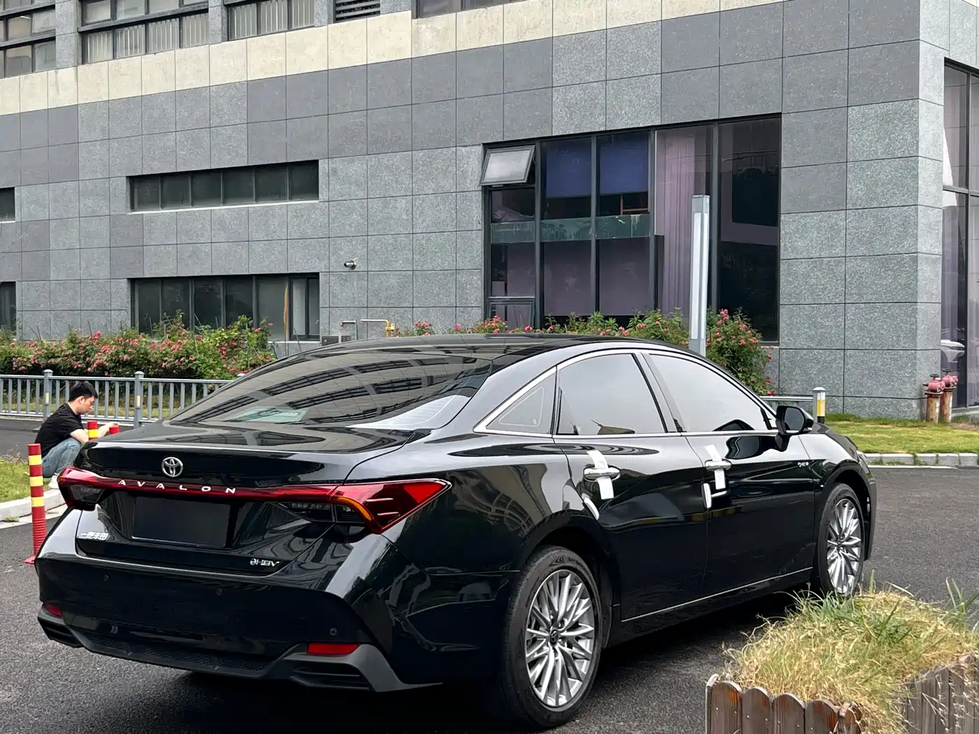 Toyota Avalon 2024 Hybrid 2.0L Luxury Edition фото 7
