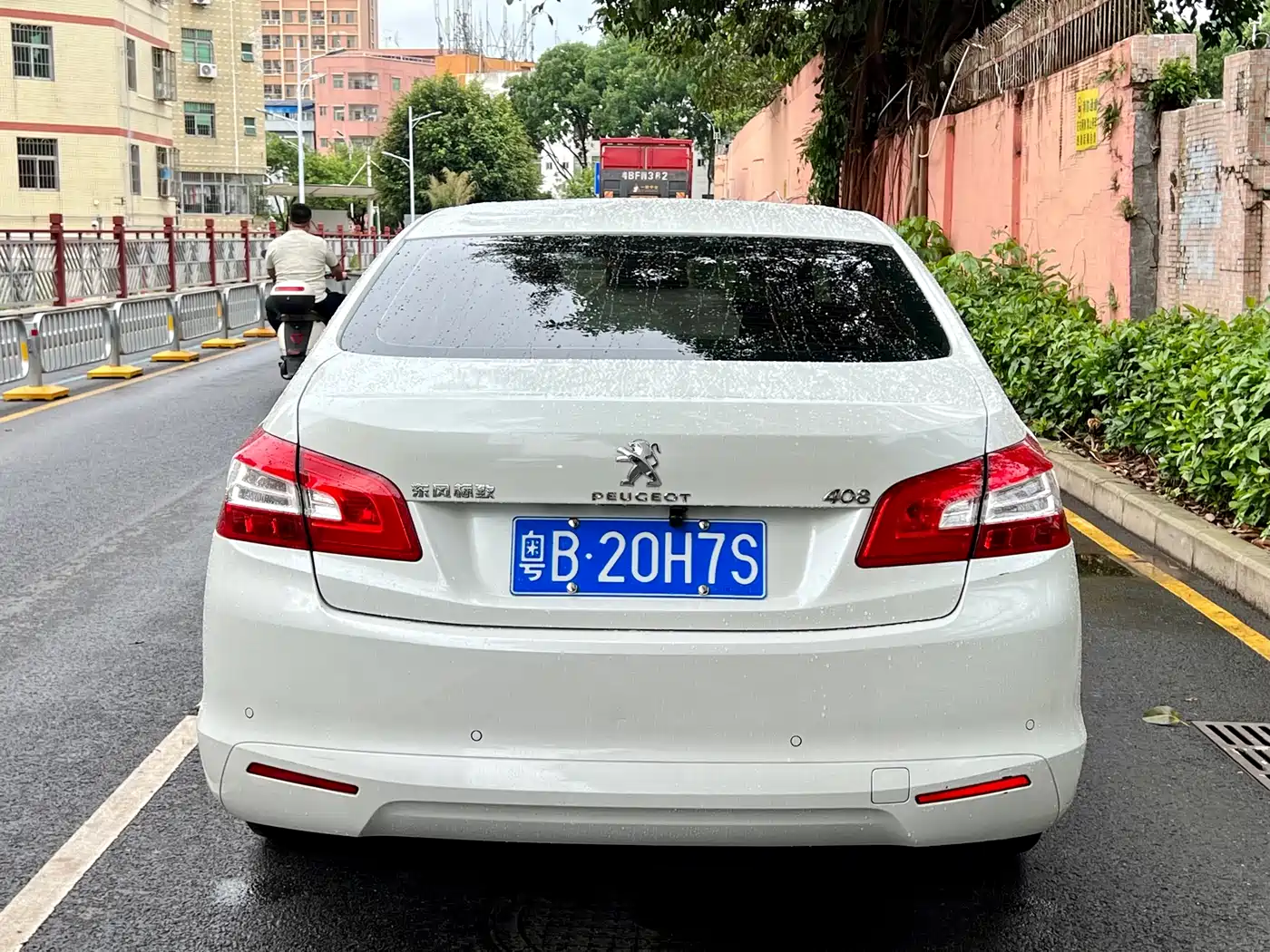 Peugeot 408 2015 Model 1.2T Automatic Luxury Edition фото 4