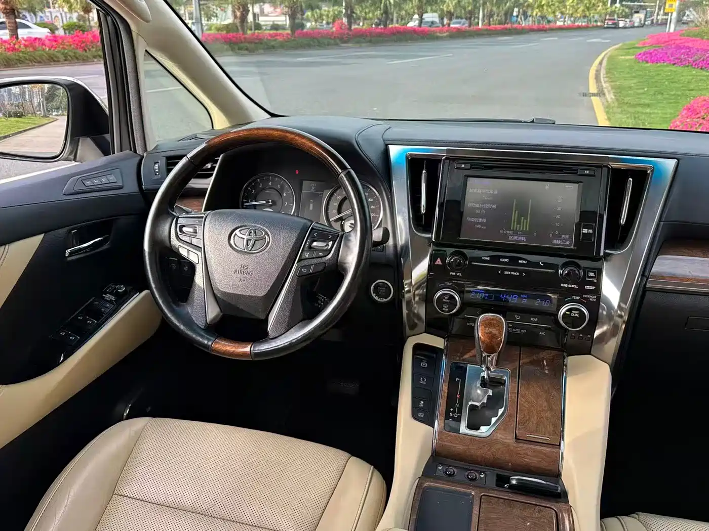 Toyota Alphard 2018 3.5L Premium фото 15